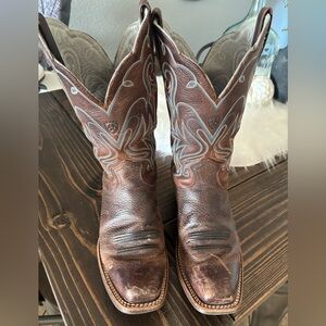 Women’s Ariat Brown Western Cowboy Boots w/Riding Heel size 8.5 B